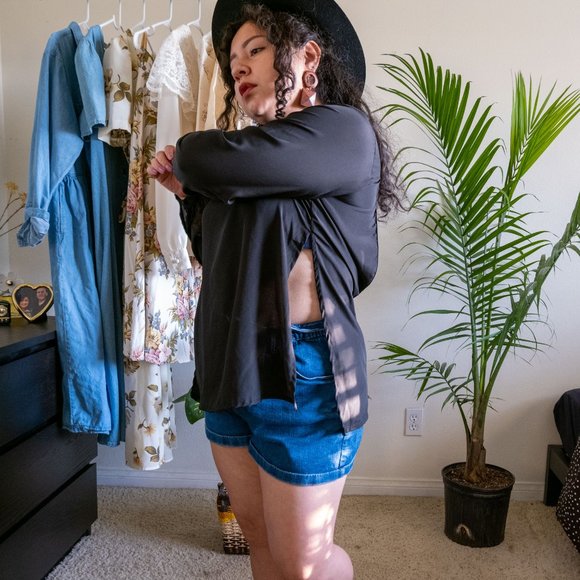 Vintage sheer long sleeve blouse, button open back - Picture 2 of 7